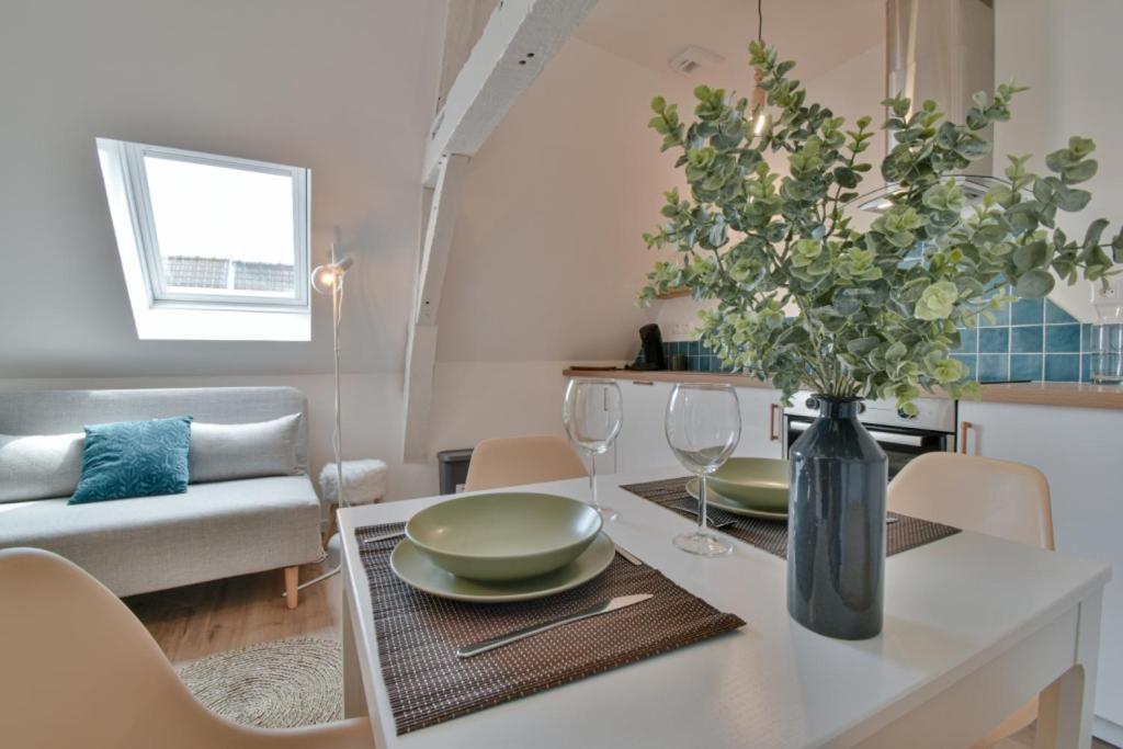 Residence Jean Hardy - Hyper Centre, Parking Gratuit, Wifi, Clim, Gare Valenciennes Extérieur photo